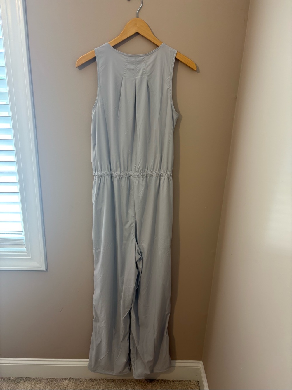 Athleta Sleeveless Light Gray Utility Flex Jumpsuit Sz S NWTS - Picture 4 of 4